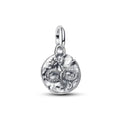 This Pandora Infinity Snake Medallion Charm brings a symbolic and sophisticated touch to your jewelry collection.