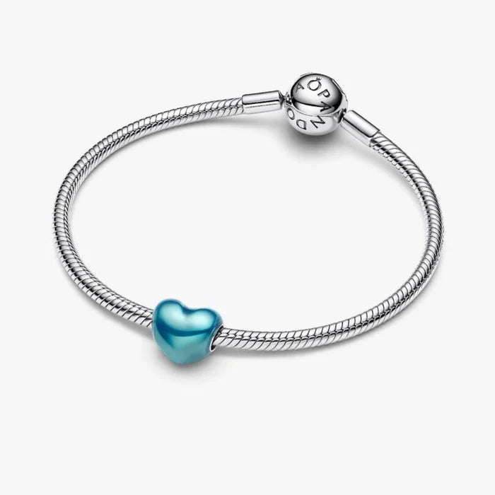 Add a dash of colour to your collection with our Metallic Sky Blue Heart.