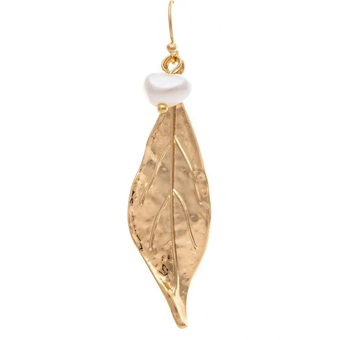 Rain Jewelry Gold Lifelike Leaf Faux Pearl Earring&nbsp; a romantic, botanical-inspired design with timeless appeal. Each earring features a beautifully detailed gold leaf paired with a lustrous faux pearl accent.