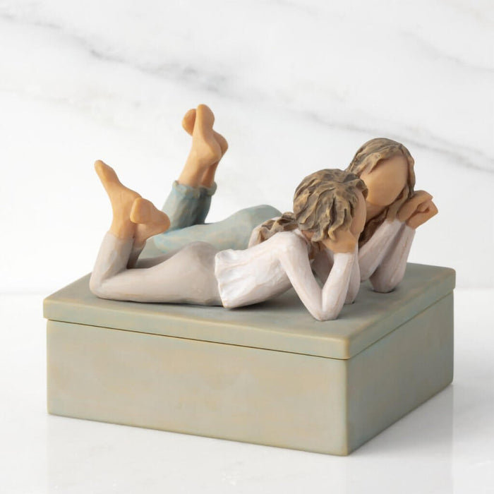 Willow Tree Forever Friends keepsake box – hand-painted resin box with sculpted figures on lid, symbolizing lasting friendship and shared memories.