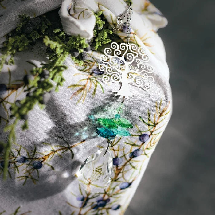 Elegant hummingbird crystal décor with sunlight sparkling effect for home or garden